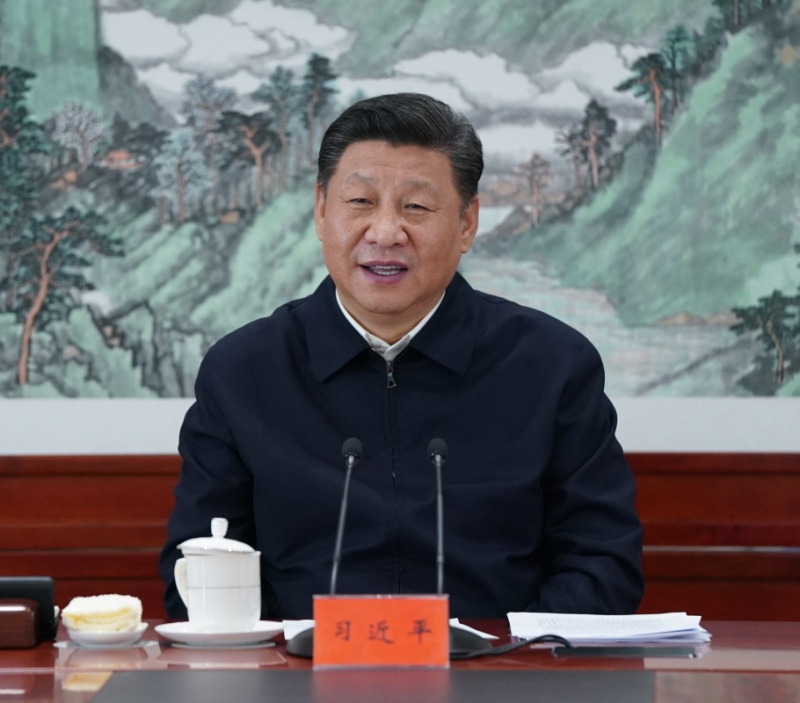 2016年2月19日，習(xí)近平總書記在中央電視臺(tái)總控中心同工作人員親切握手。