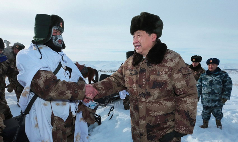 2014年1月26日，習近平總書記春節(jié)前夕冒嚴寒踏冰雪慰問邊防官兵。