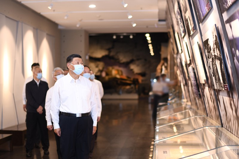 2022年8月16日至17日，中共中央總書記、國家主席、中央軍委主席習近平在遼寧考察。這是16日下午，習近平在錦州市考察遼沈戰(zhàn)役紀念館。 新華社記者 燕雁 攝