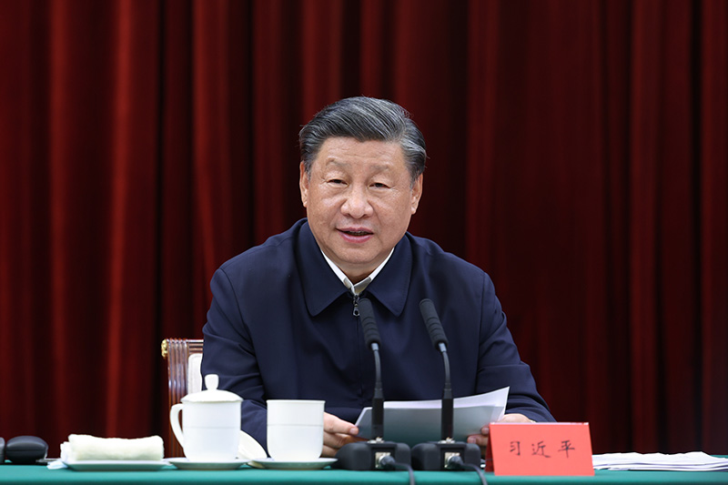 2023年10月12日下午，中共中央總書記、國家主席、中央軍委主席習(xí)近平在江西省南昌市主持召開進(jìn)一步推動長江經(jīng)濟(jì)帶高質(zhì)量發(fā)展座談會并發(fā)表重要講話。新華社記者 鞠鵬 攝