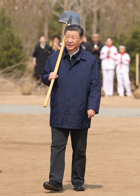 2024年4月3日，習(xí)近平總書記來到北京市通州區(qū)潞城鎮(zhèn)參加首都義務(wù)植樹活動。