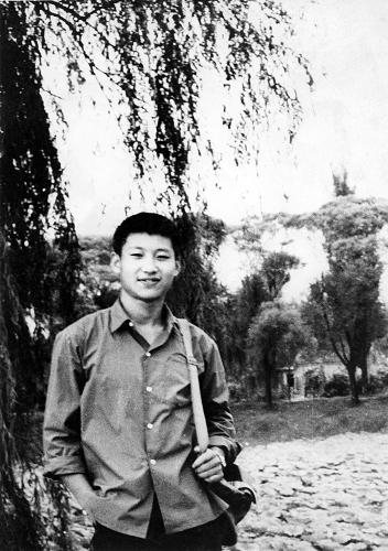 這是1972年，插隊回京探親時的習近平。
