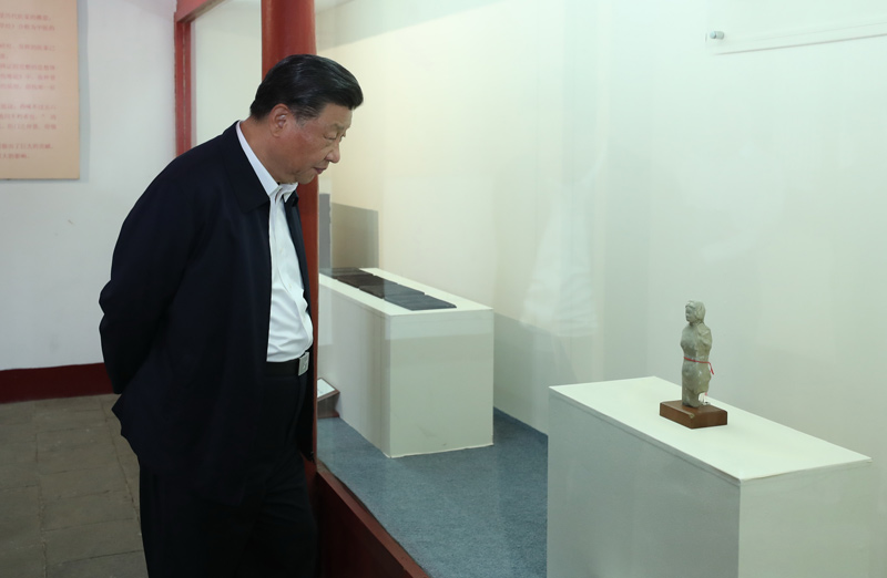 2021年5月12日，習(xí)近平總書記在南陽市考察東漢醫(yī)學(xué)家張仲景的墓祠紀(jì)念地醫(yī)圣祠。 